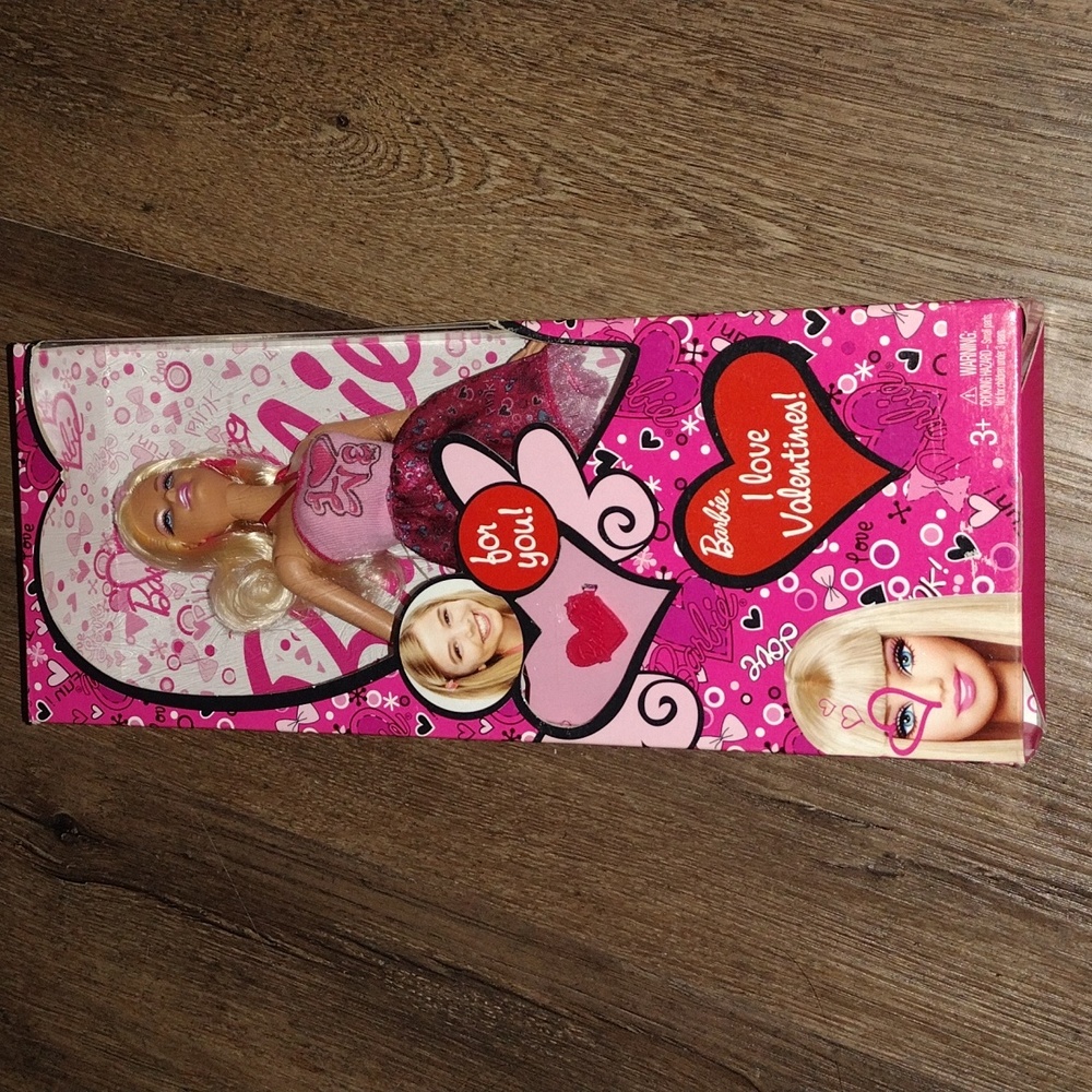 I LOVE VALENTINES Barbie Doll Mattel 2012